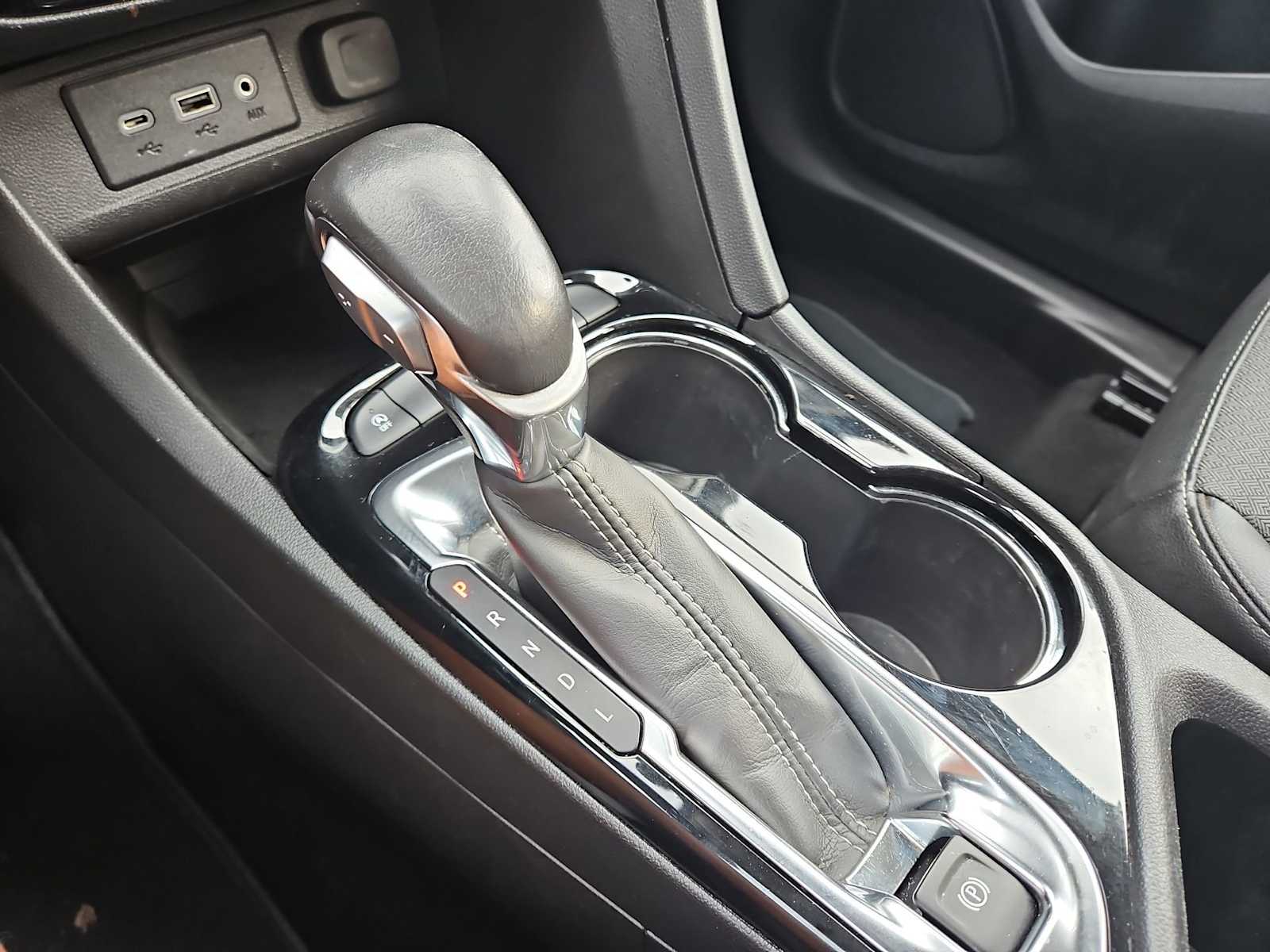 Thumbnail: 2022 Buick Encore GX - 32