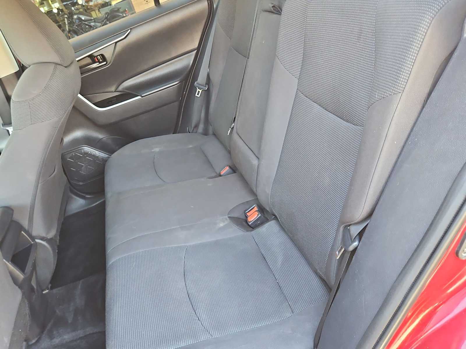 Thumbnail: 2021 Toyota RAV4 - 19