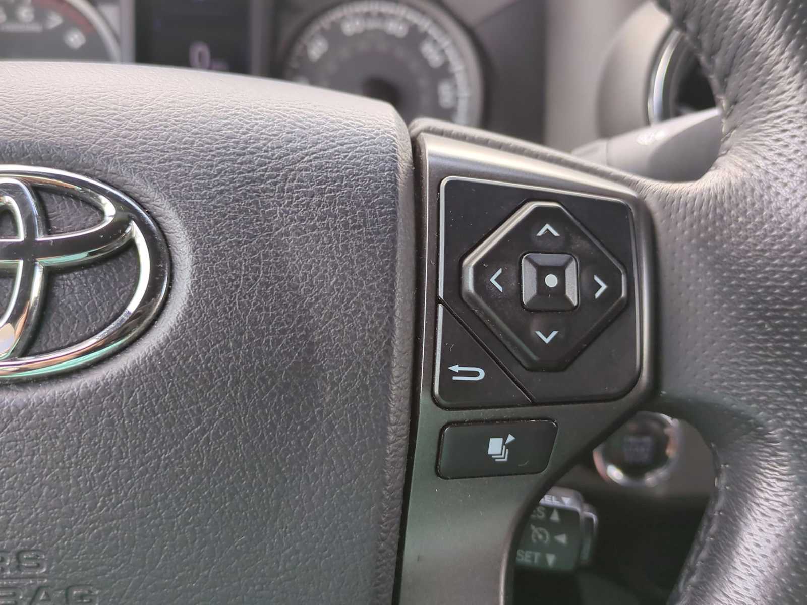 Thumbnail: 2017 Toyota Tacoma - 24