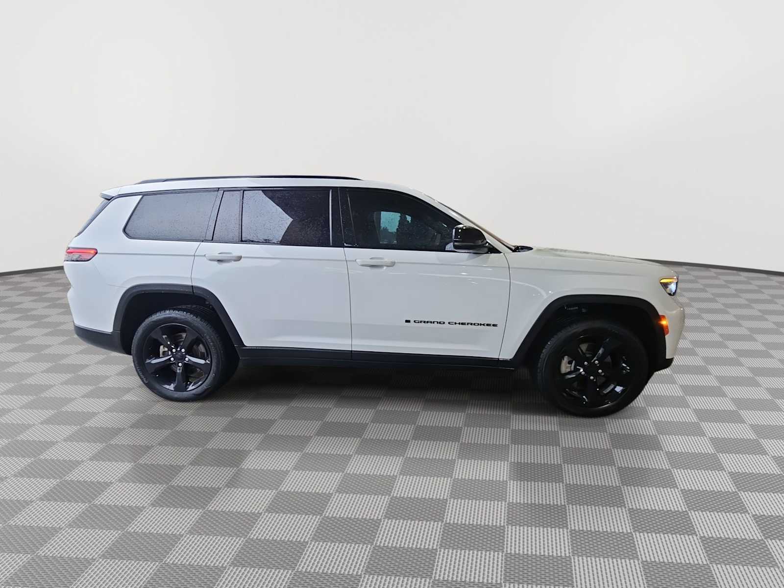 Thumbnail: 2023 Jeep Grand Cherokee L - 9