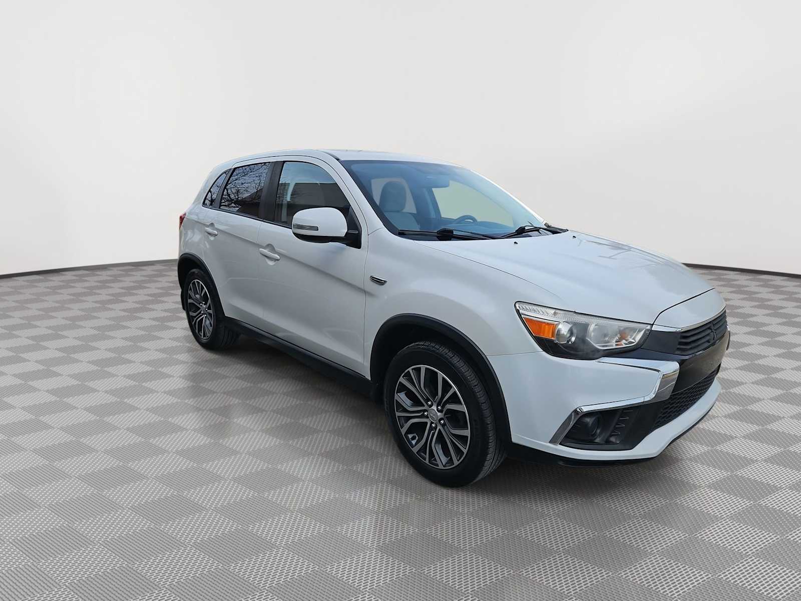 Thumbnail: 2019 Mitsubishi Outlander Sport - 2