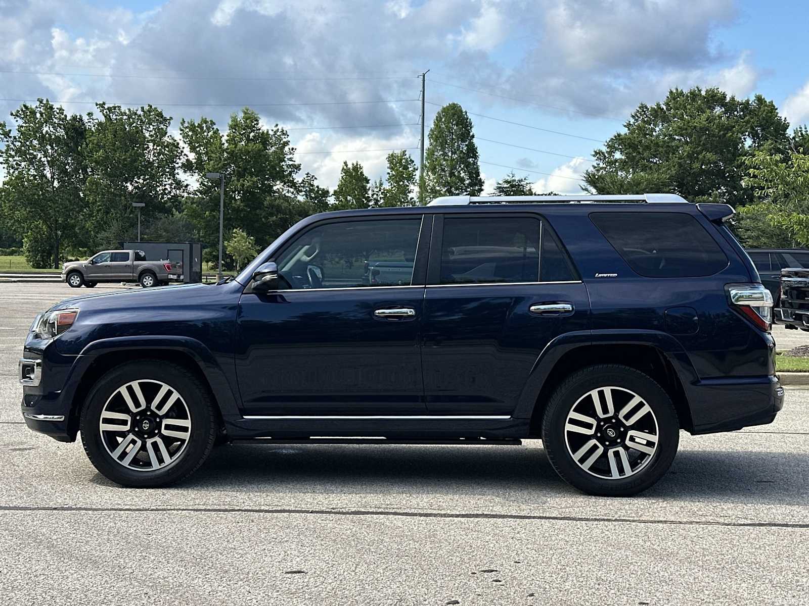 Thumbnail: 2015 Toyota 4Runner - 11