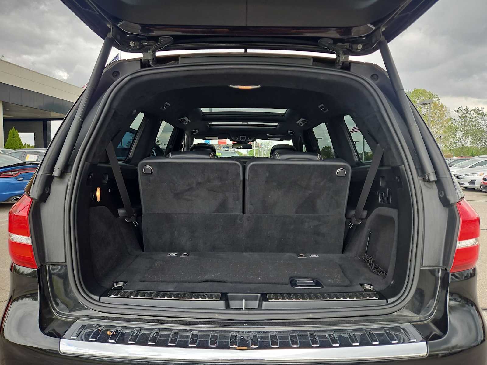 Thumbnail: 2017 Mercedes-Benz GL-Class - 34