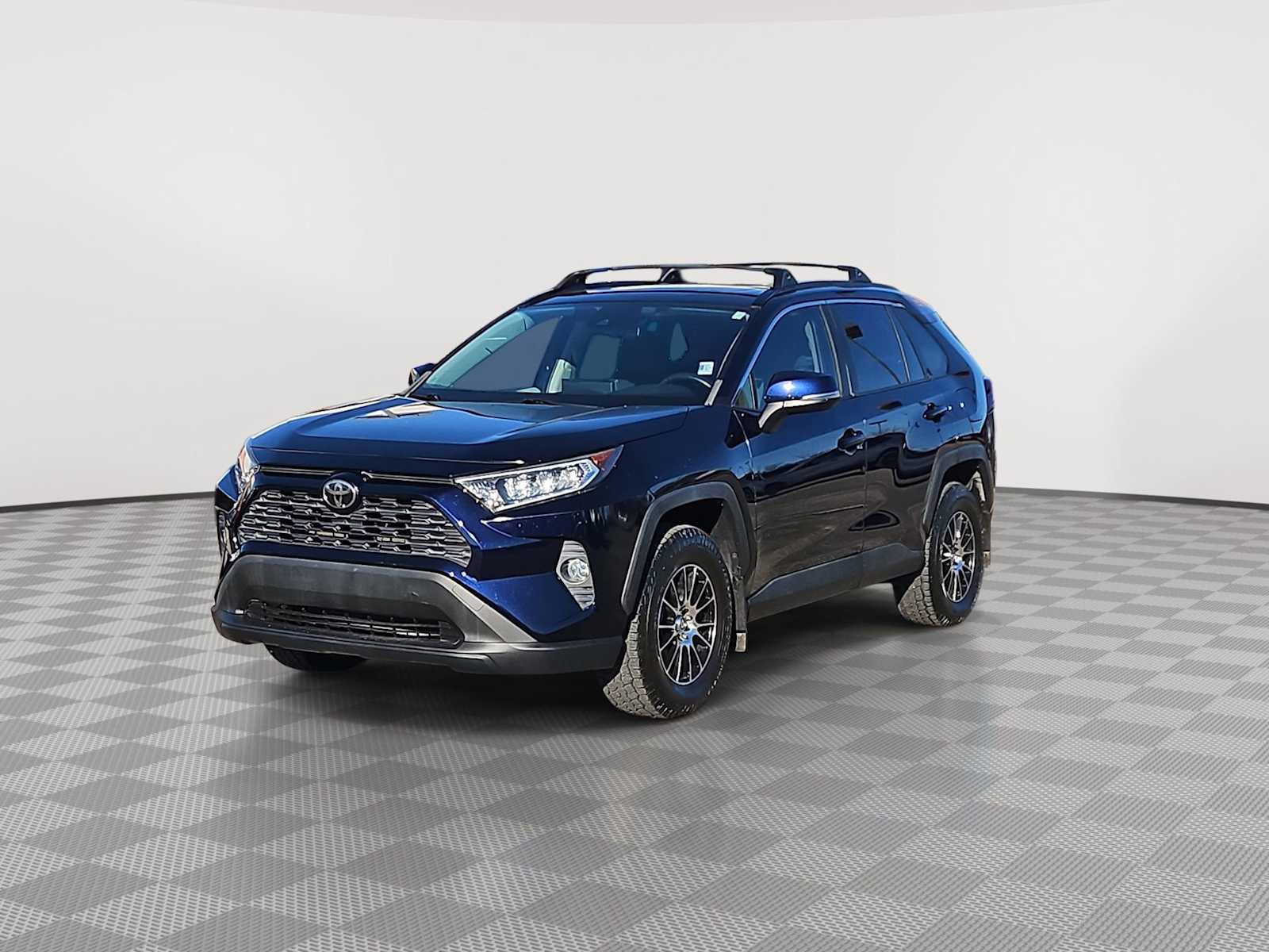 Thumbnail: 2019 Toyota RAV4 - 4