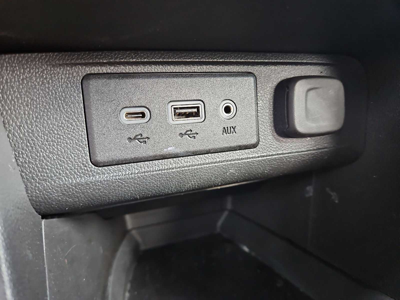 Thumbnail: 2022 Buick Encore GX - 31