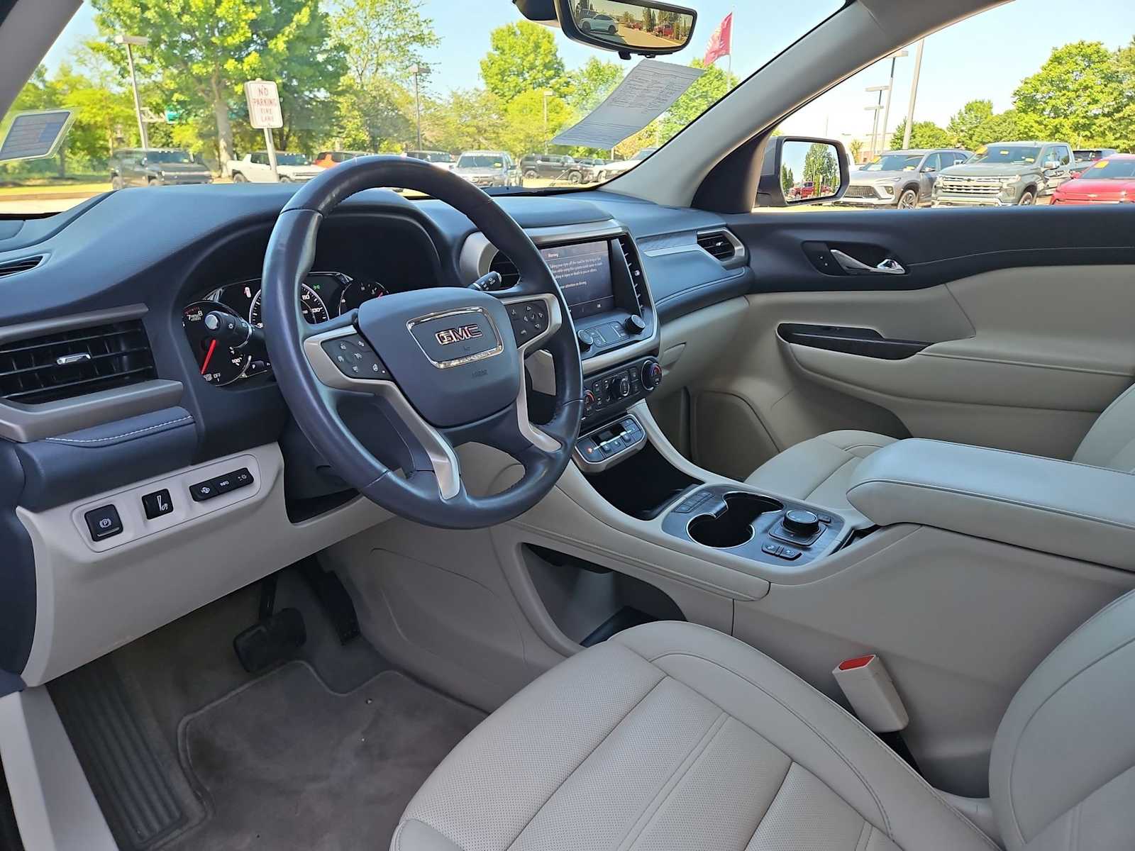 Thumbnail: 2022 GMC Acadia - 10