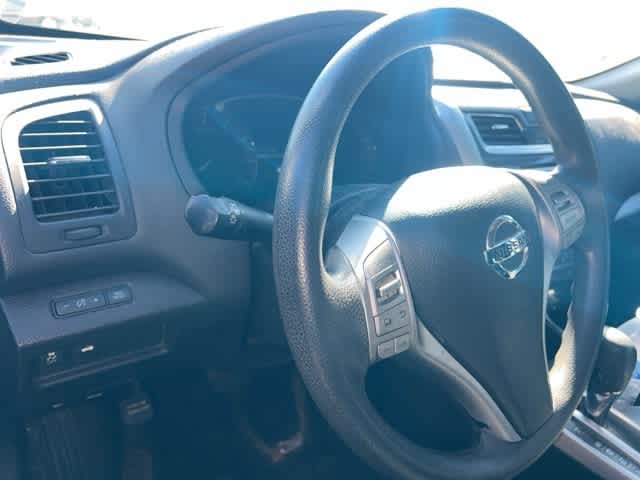 Thumbnail: 2015 Nissan Altima - 11