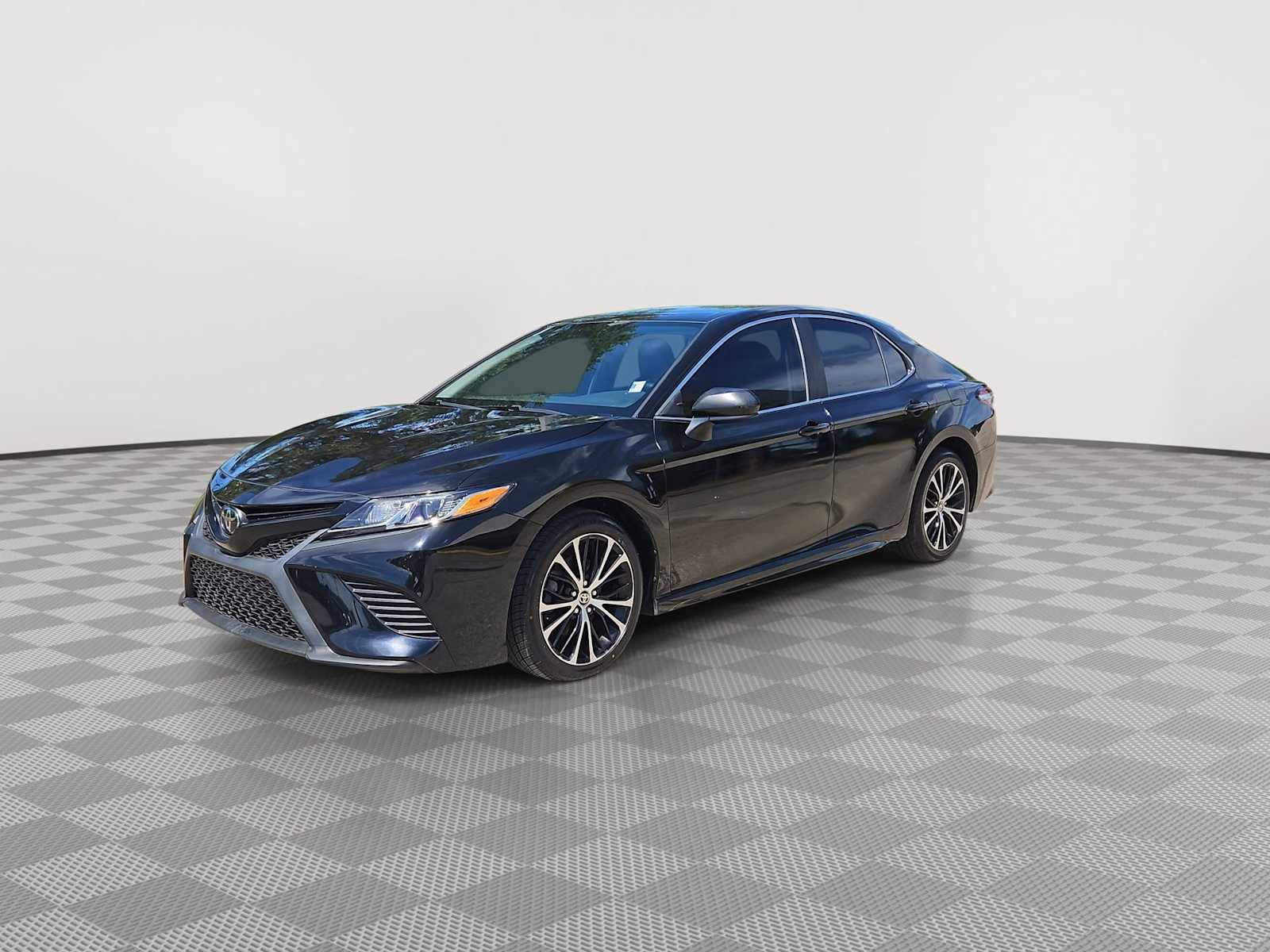 Thumbnail: 2020 Toyota Camry - 7