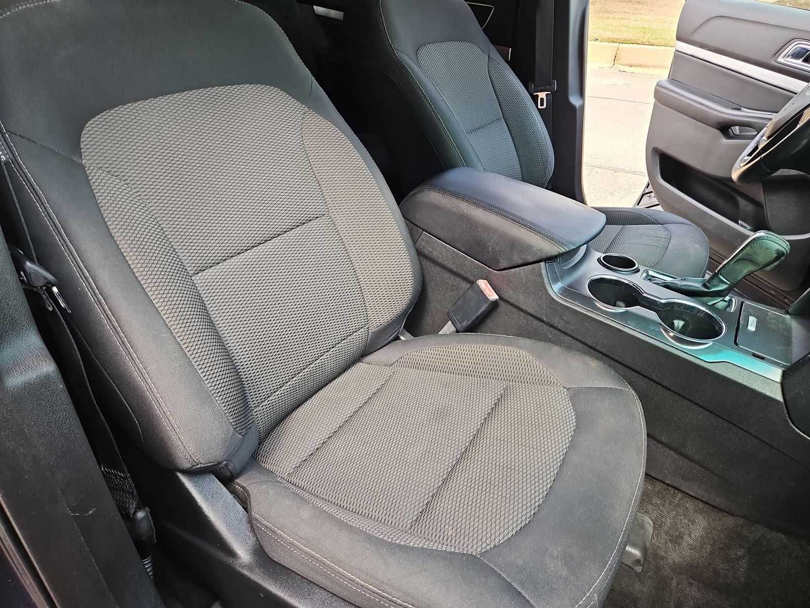 Thumbnail: 2017 Ford Explorer - 21