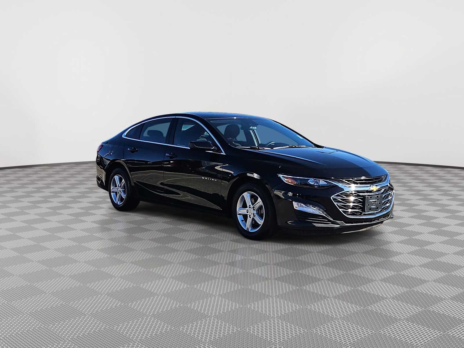 Thumbnail: 2023 Chevrolet Malibu - 2