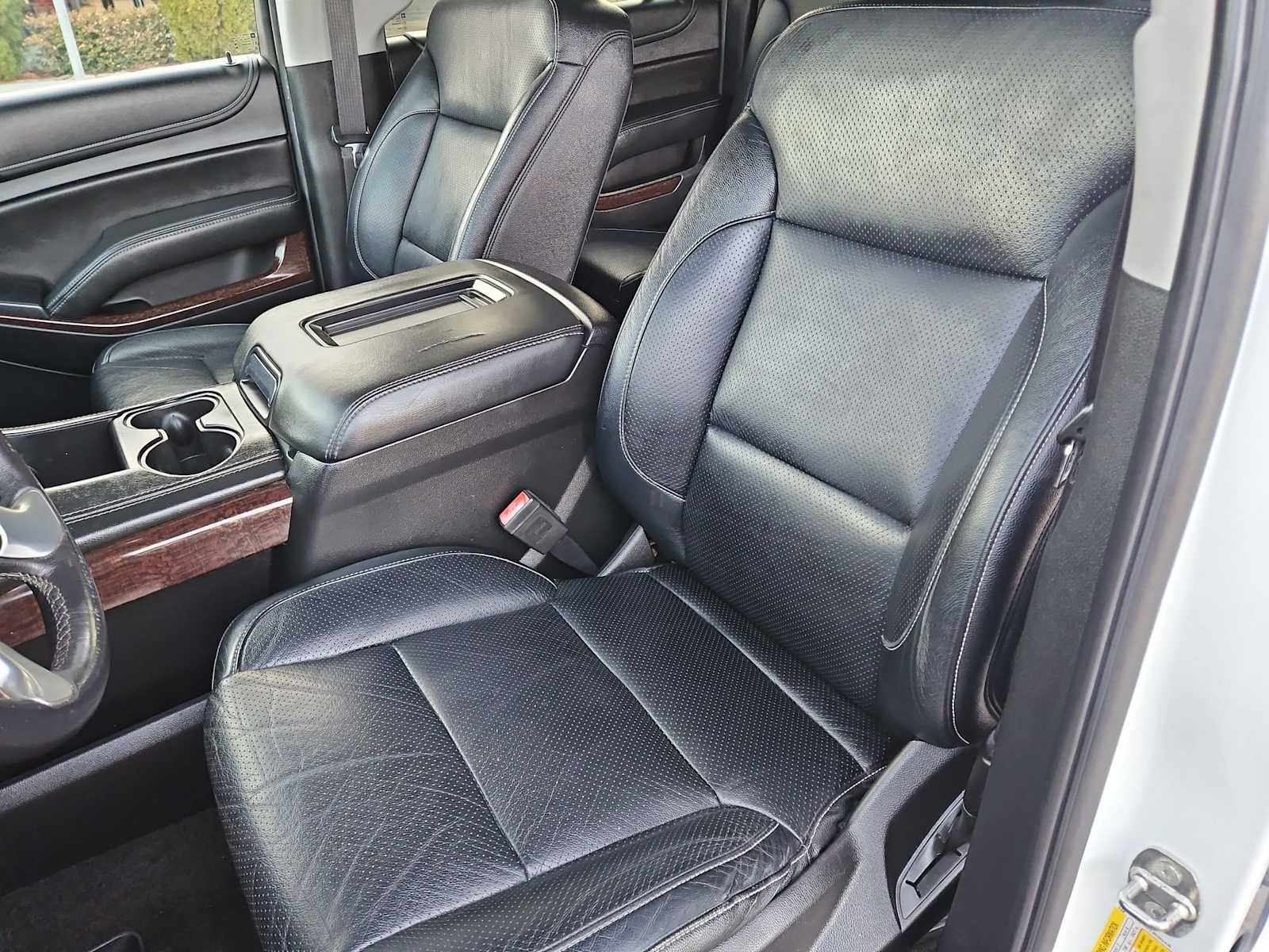 Thumbnail: 2018 GMC Yukon XL - 17