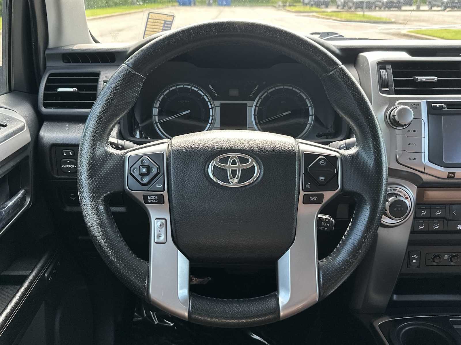 Thumbnail: 2015 Toyota 4Runner - 33