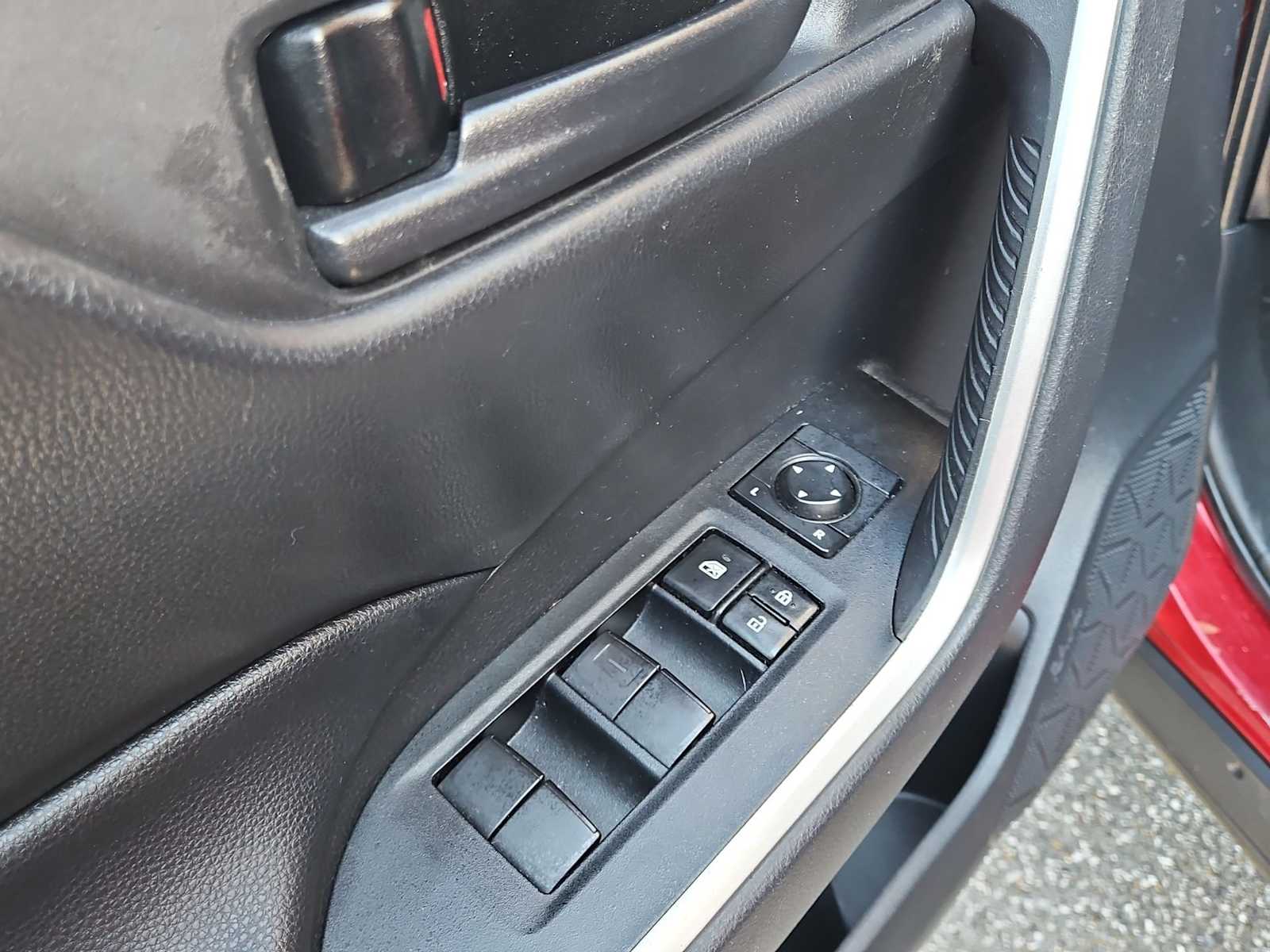 Thumbnail: 2021 Toyota RAV4 - 17