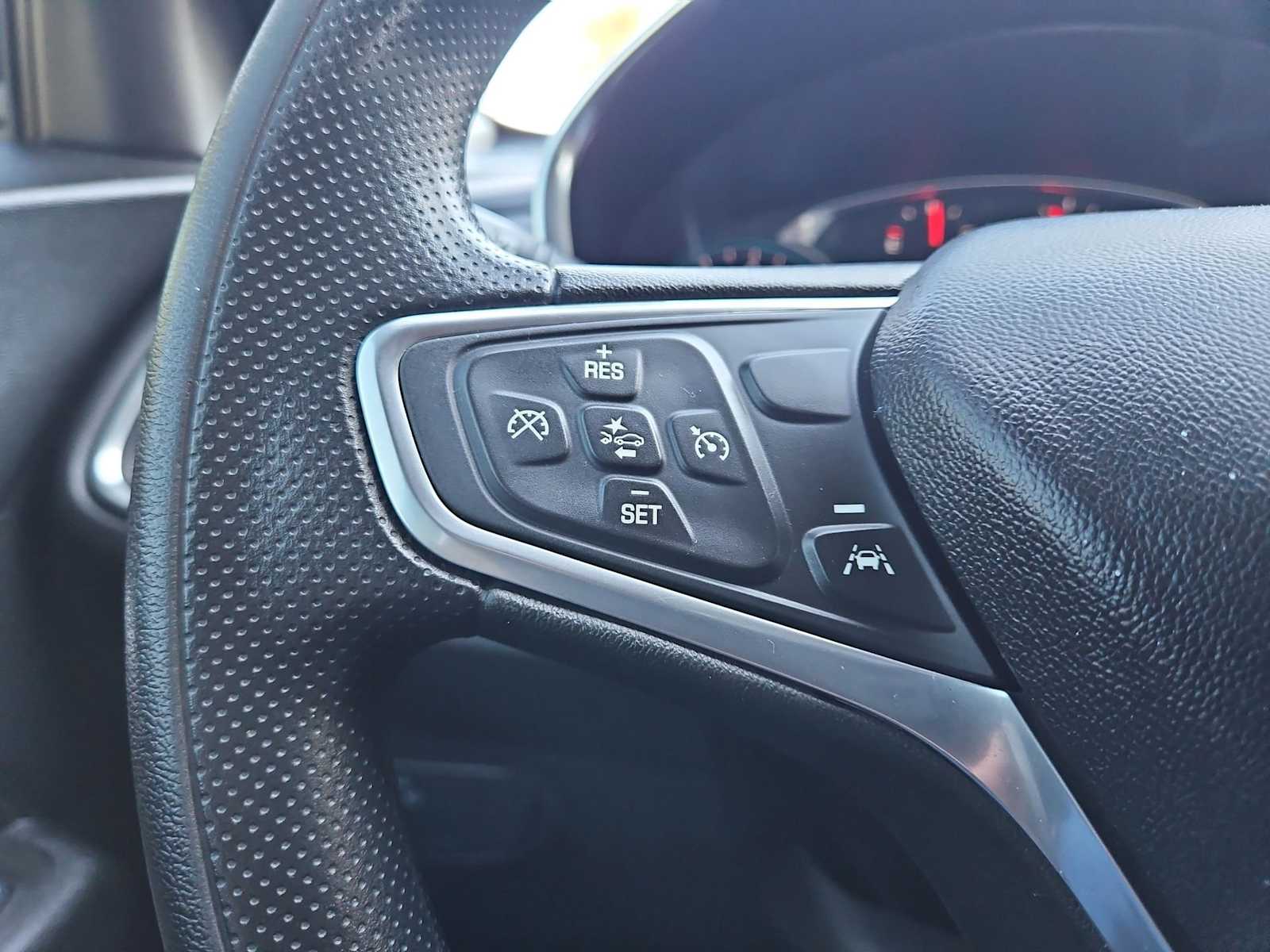 Thumbnail: 2022 Chevrolet Equinox - 24