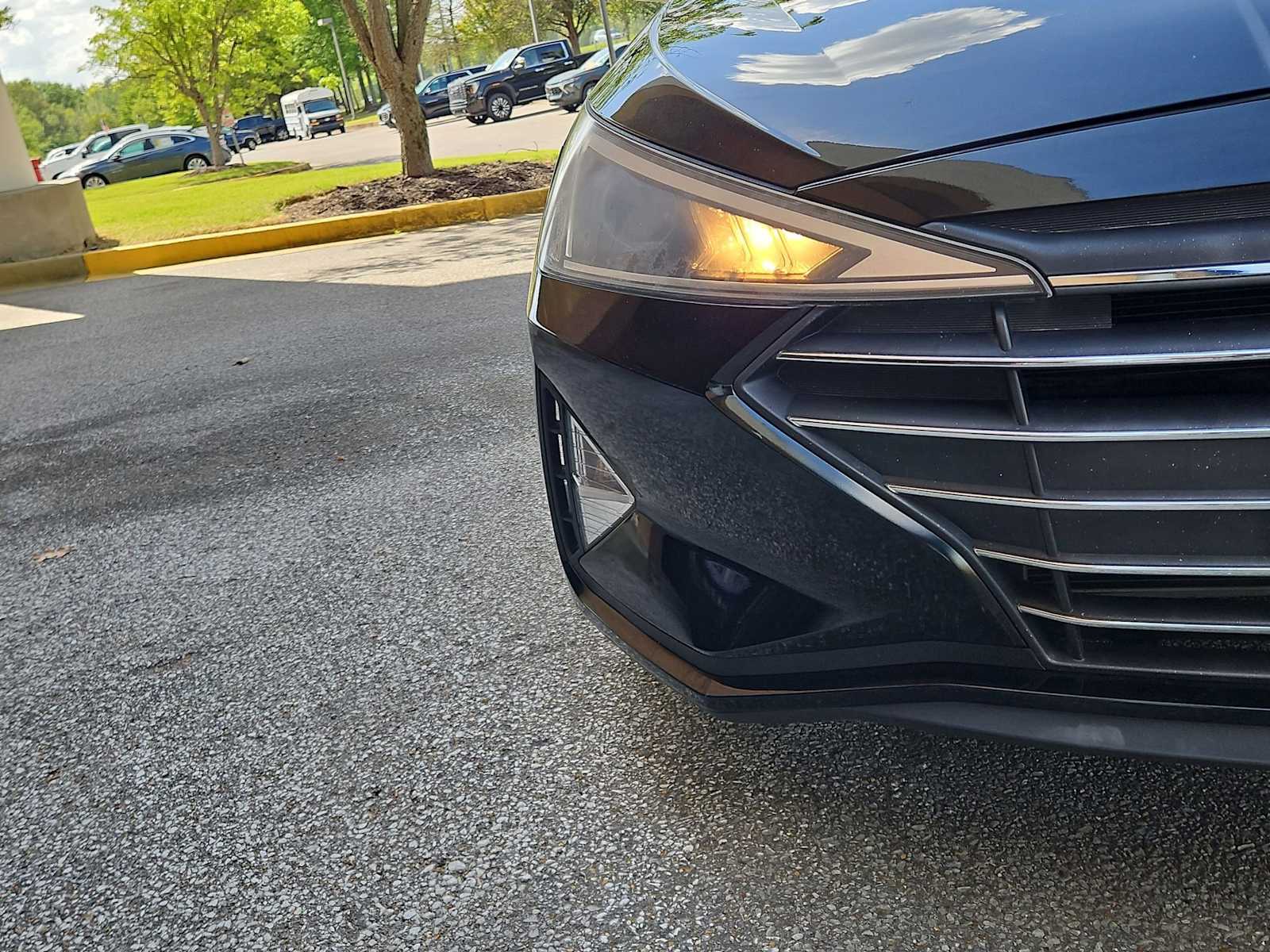 Thumbnail: 2019 Hyundai Elantra - 11