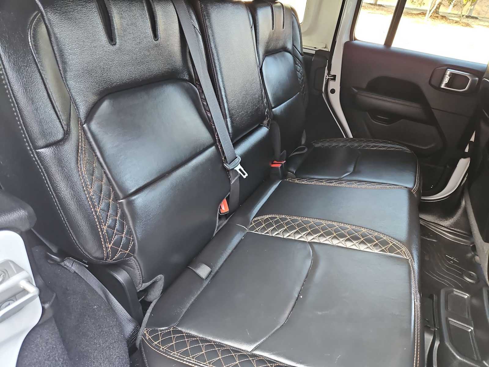 Thumbnail: 2021 Jeep Wrangler - 21