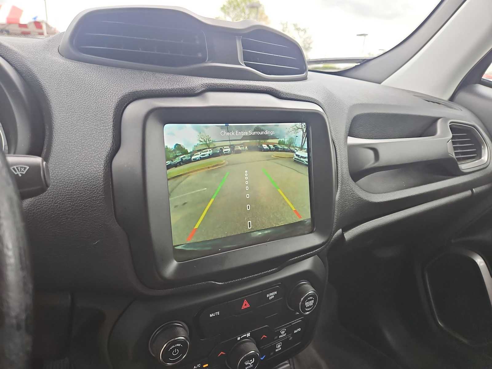 Thumbnail: 2019 Jeep Renegade - 51