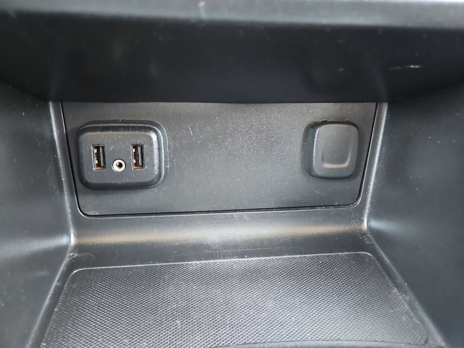 Thumbnail: 2021 Chevrolet Colorado - 31