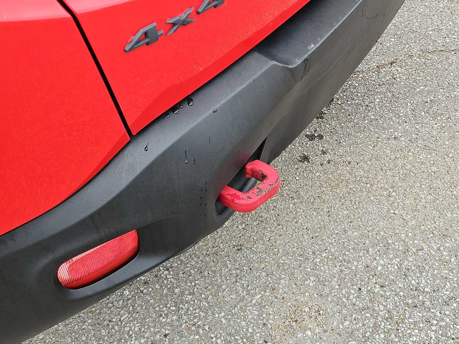 Thumbnail: 2015 Jeep Renegade - 33