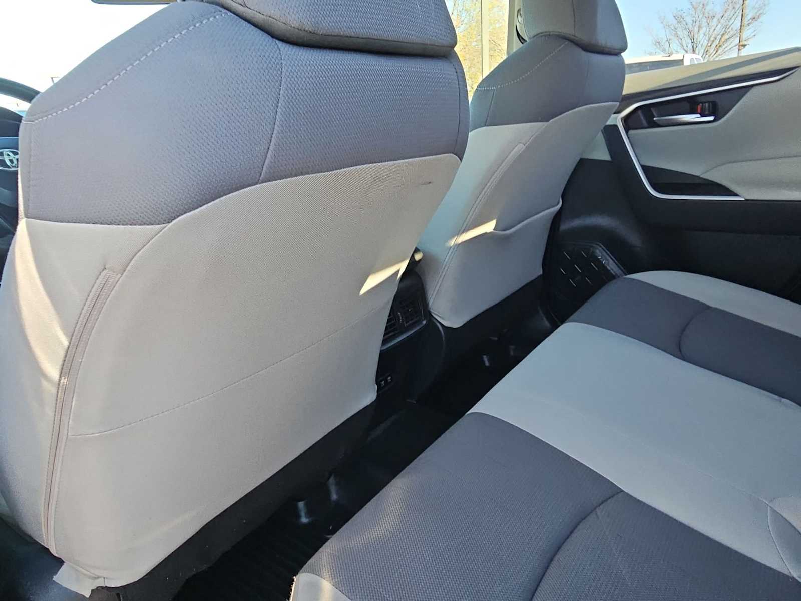 Thumbnail: 2019 Toyota RAV4 - 19