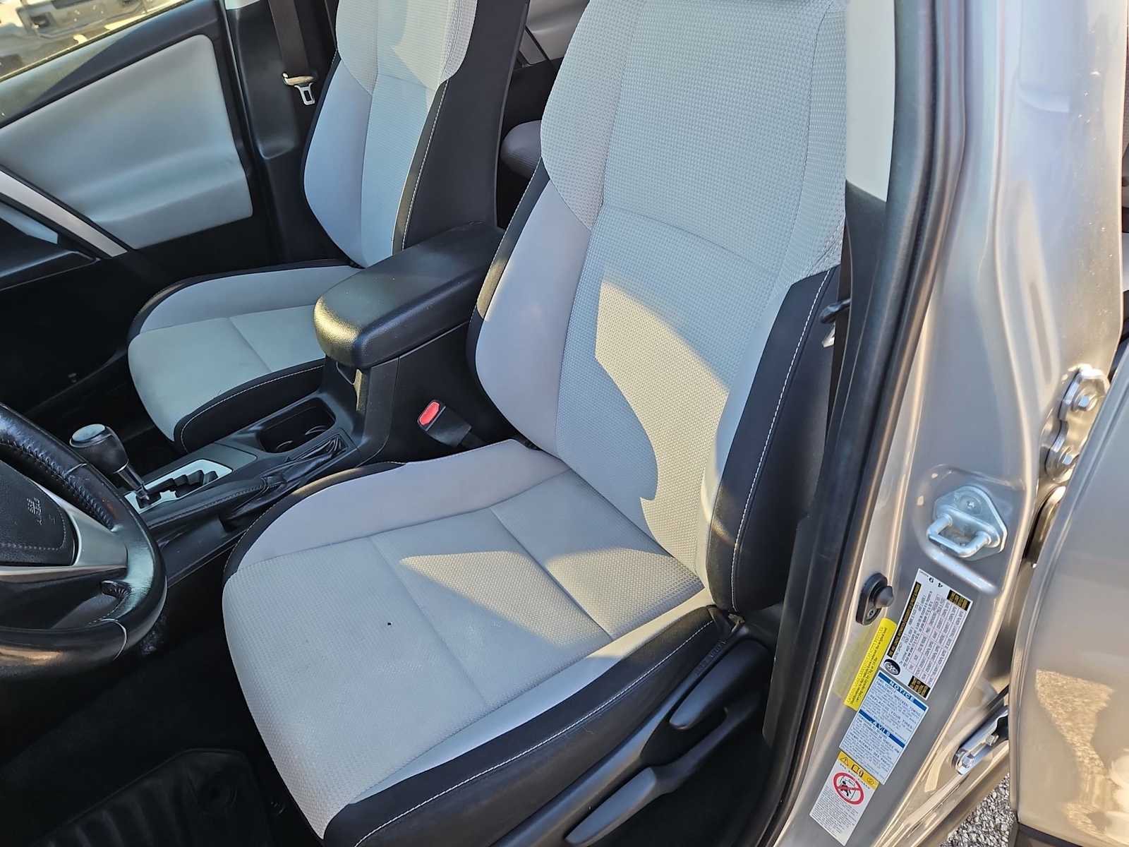 Thumbnail: 2017 Toyota RAV4 - 16