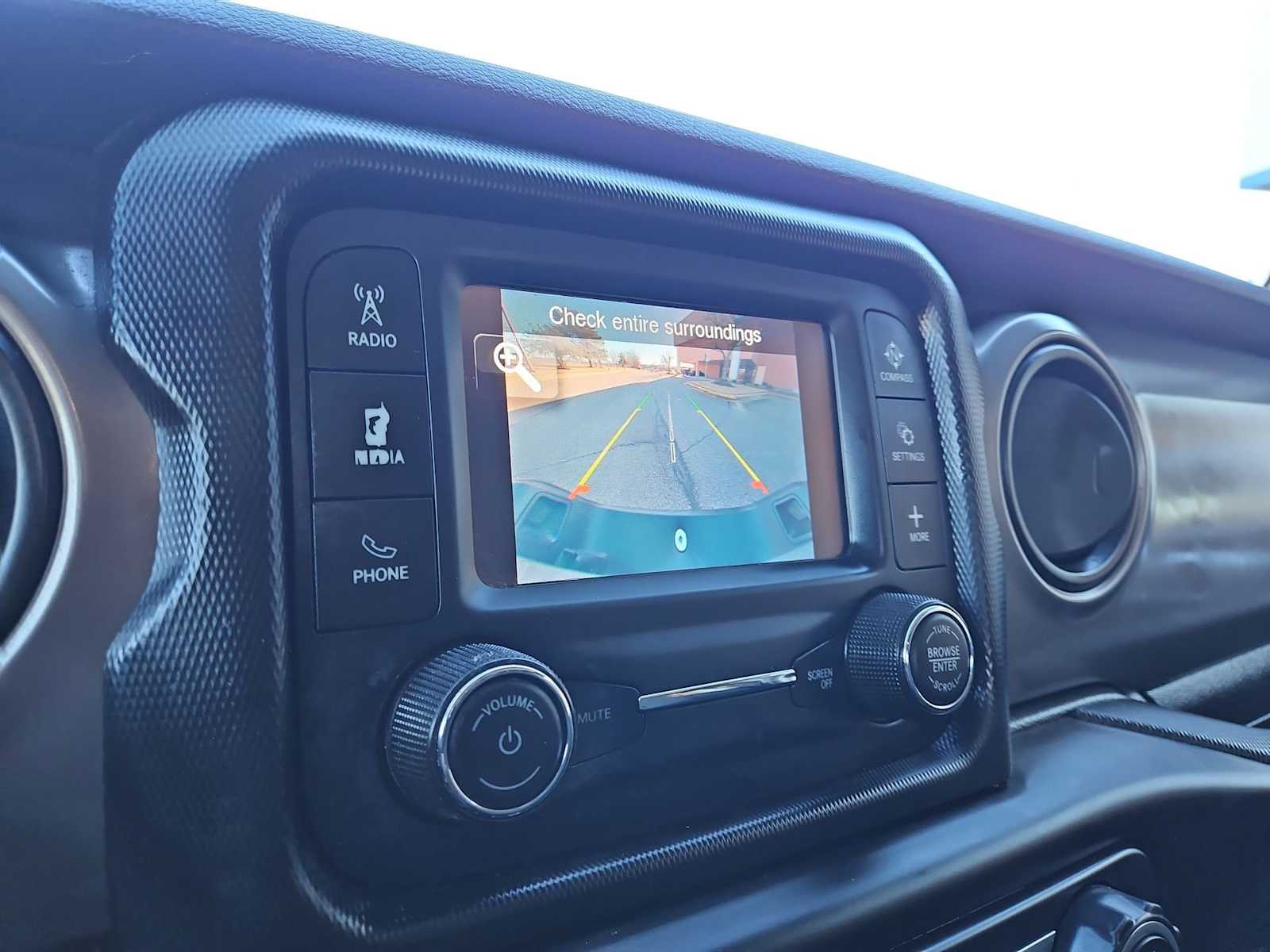 Thumbnail: 2020 Jeep Gladiator - 29