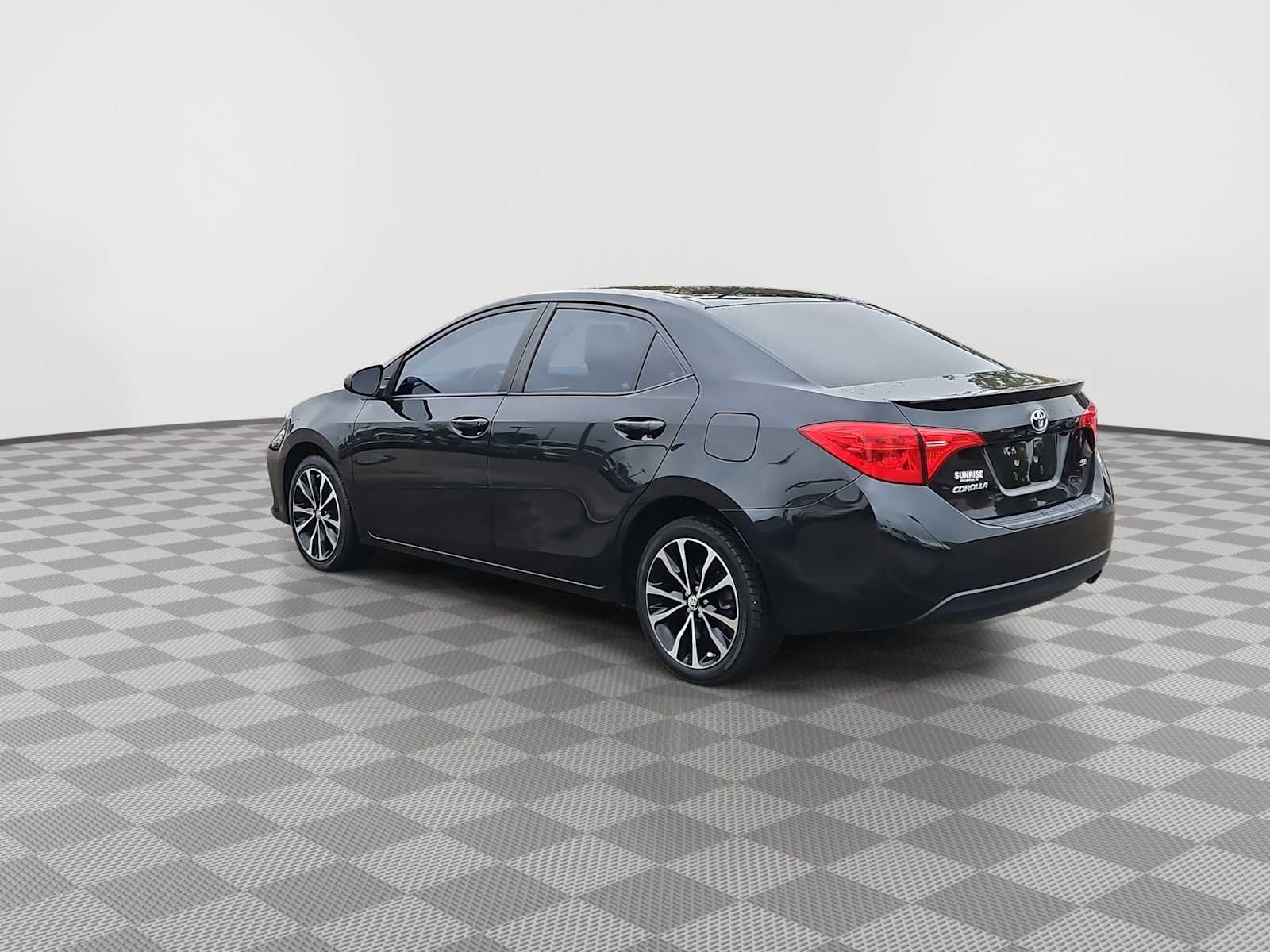 Thumbnail: 2018 Toyota Corolla - 6