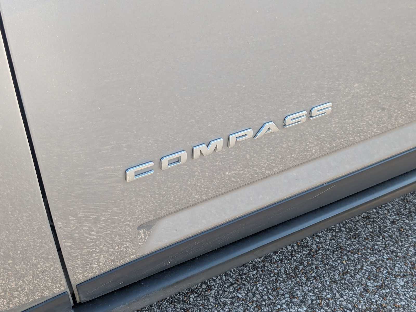 Thumbnail: 2016 Jeep Compass - 12
