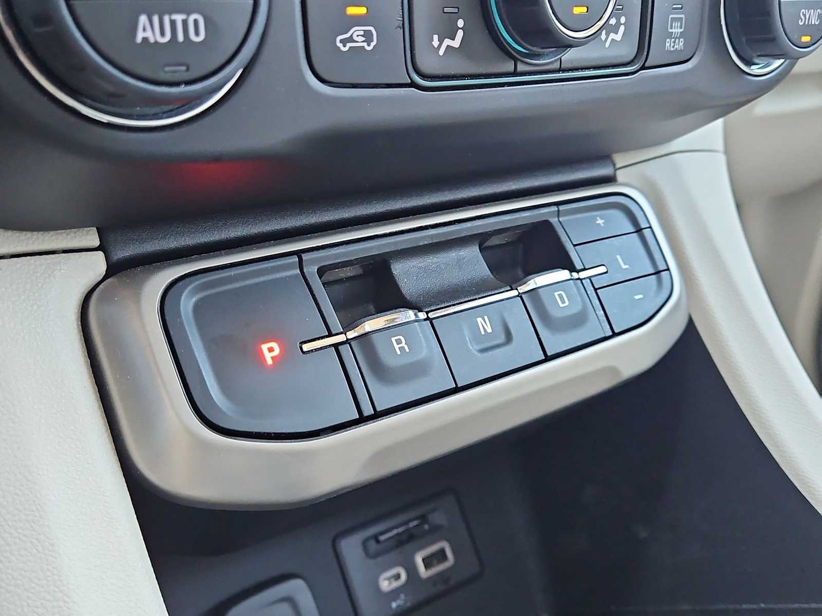 Thumbnail: 2022 GMC Acadia - 34