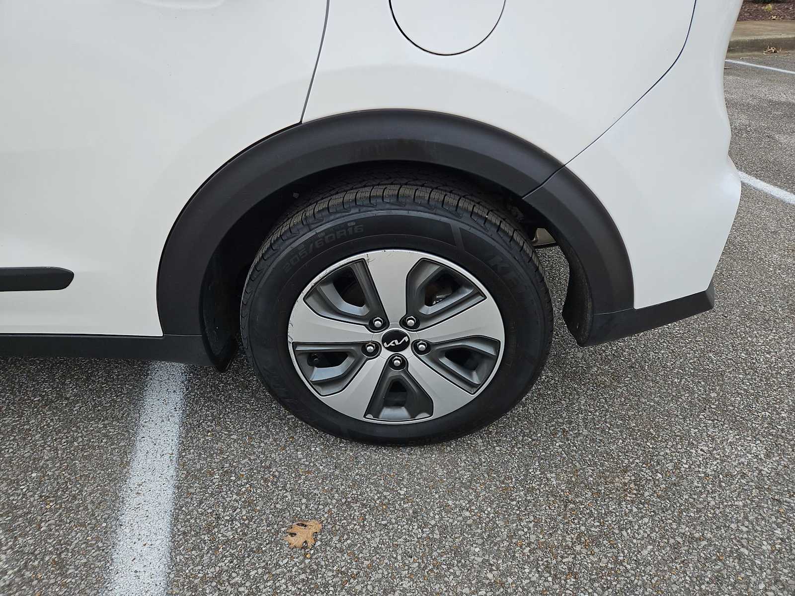 Thumbnail: 2022 Kia Niro - 14