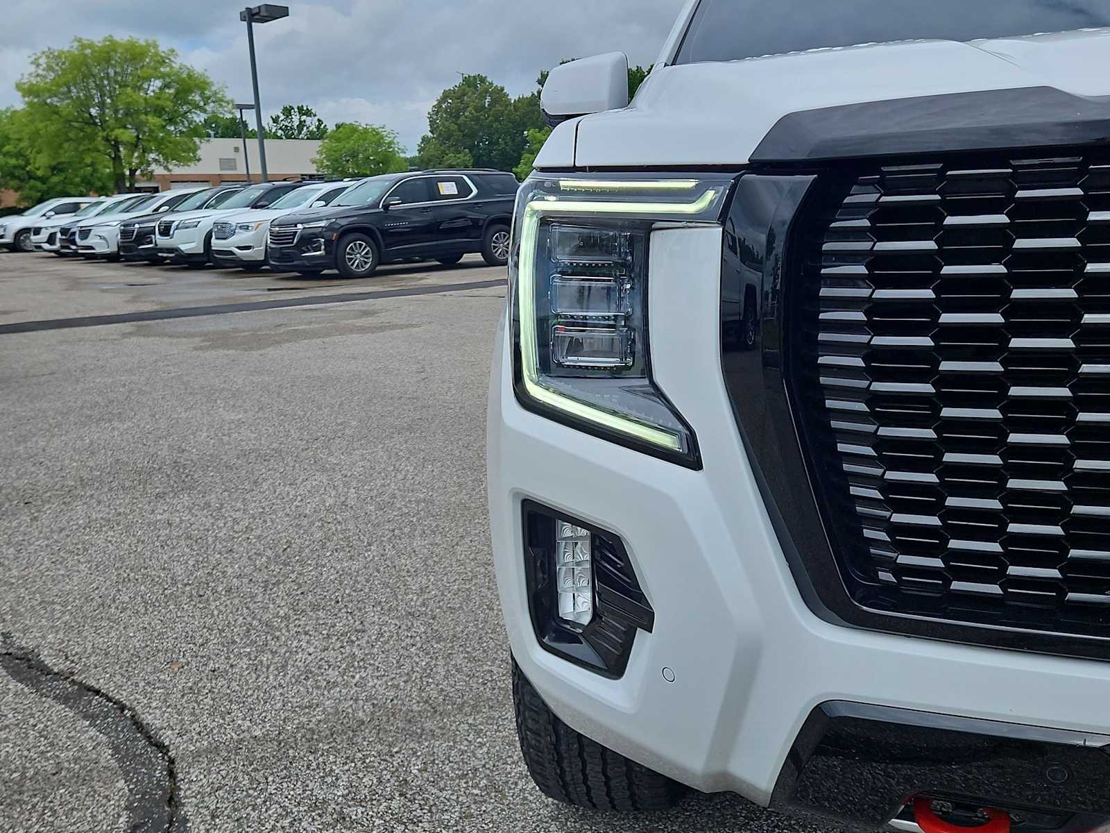 Thumbnail: 2023 GMC Yukon XL - 11