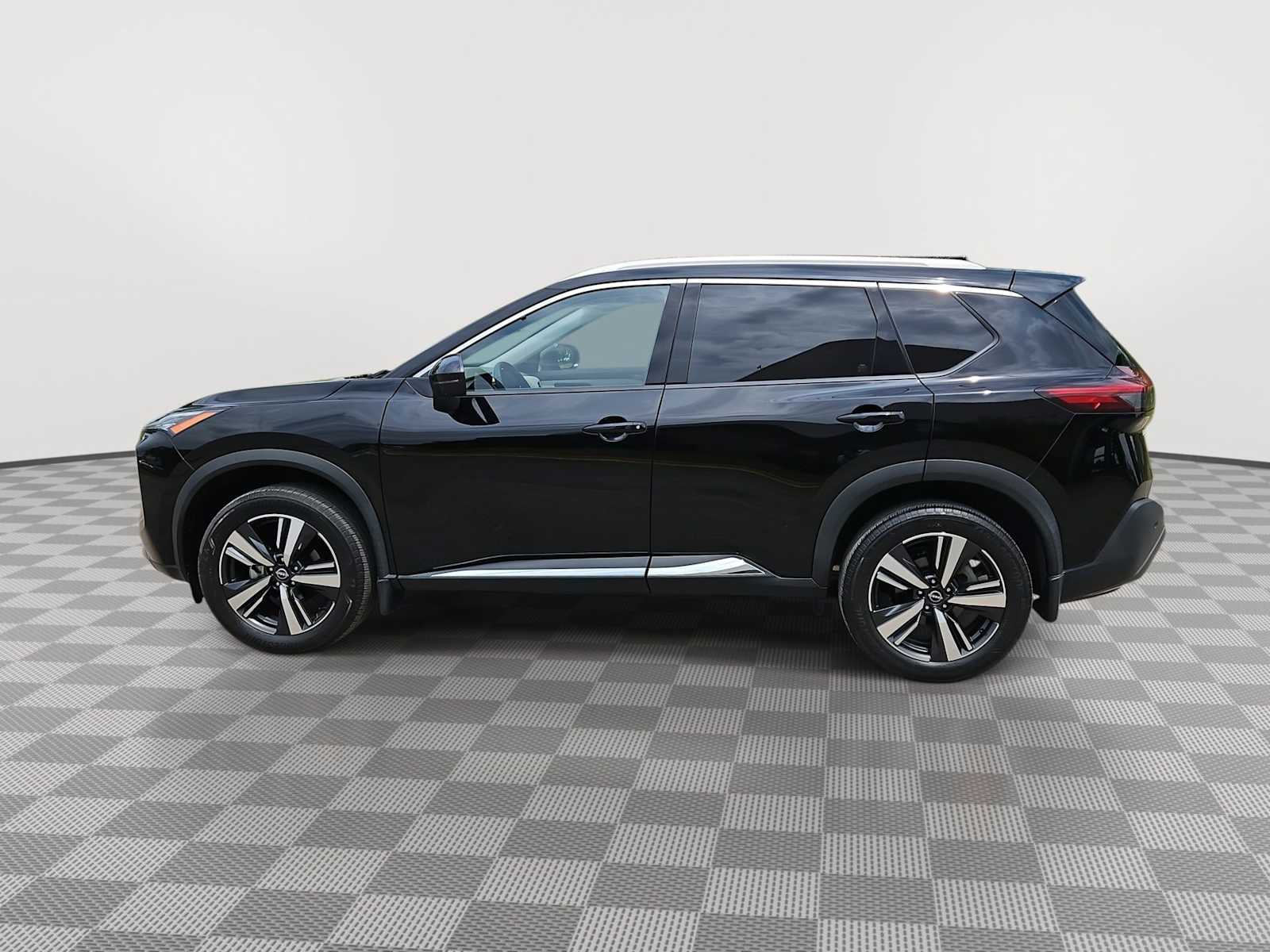 Thumbnail: 2023 Nissan Rogue - 8
