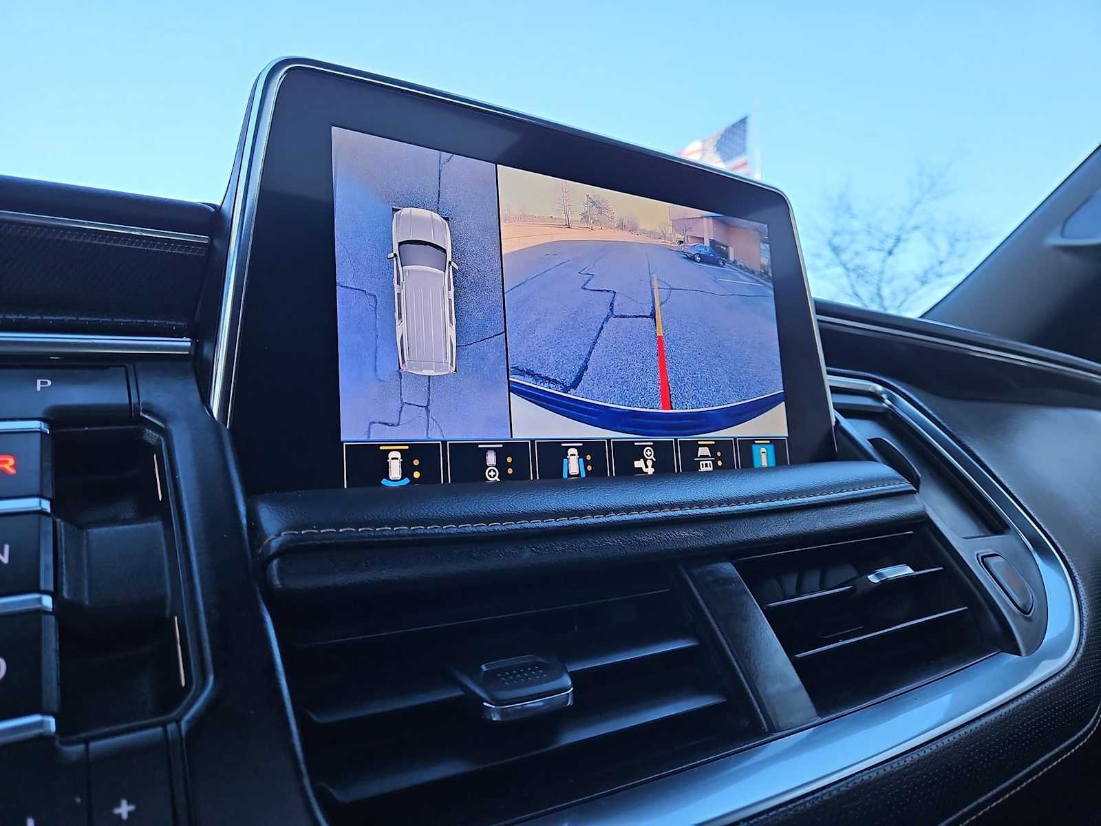 Thumbnail: 2021 GMC Yukon - 30