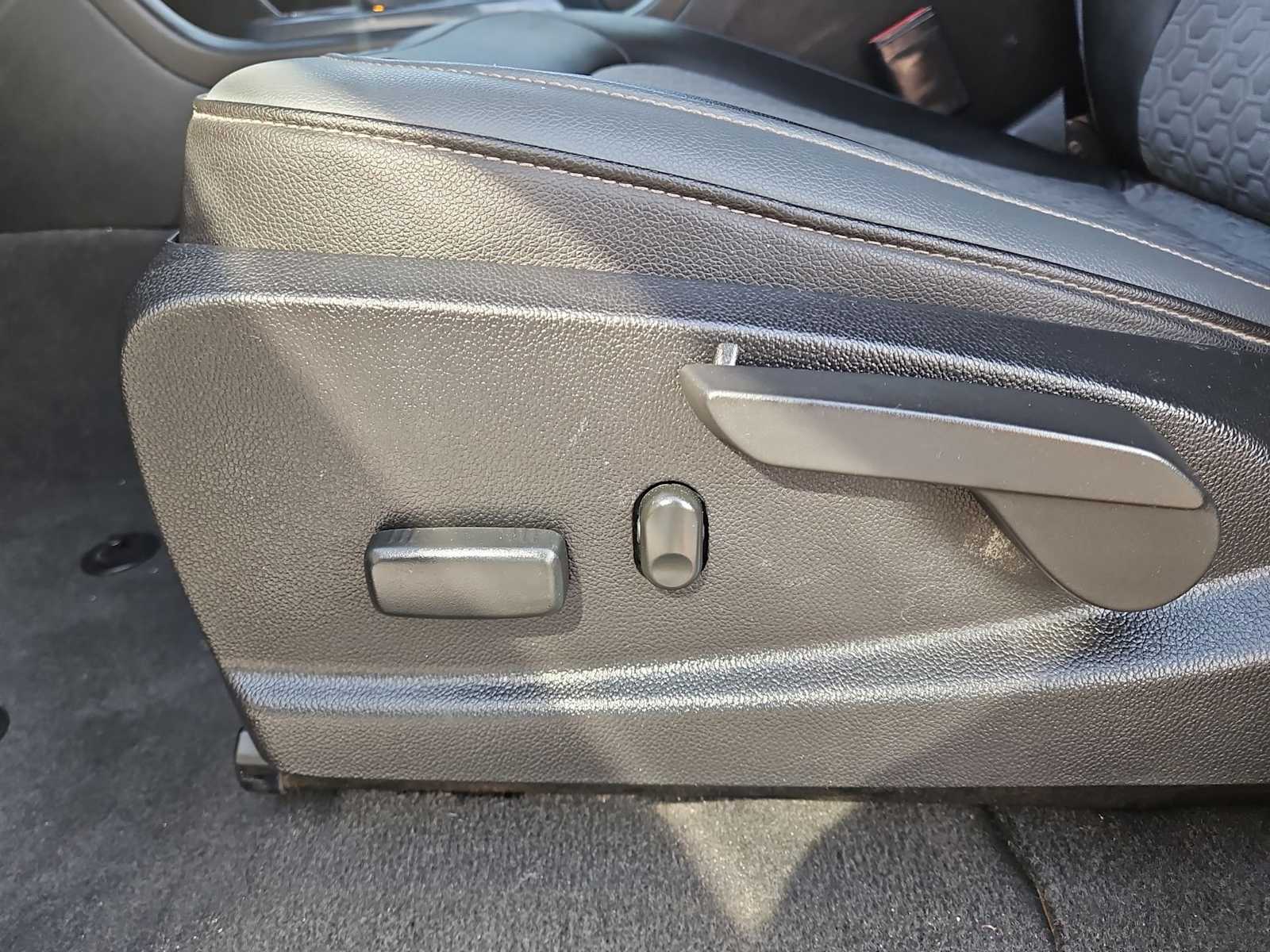 Thumbnail: 2019 Chevrolet Colorado - 18