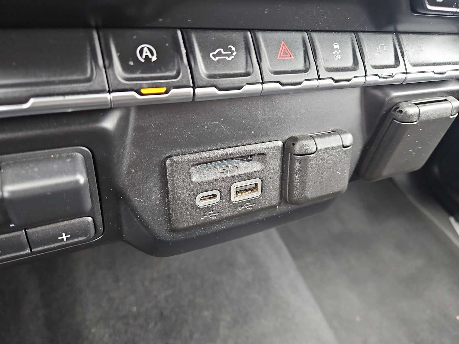 Thumbnail: 2020 Chevrolet Silverado 1500 - 30