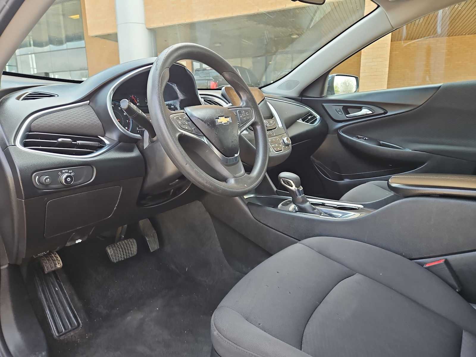 Thumbnail: 2021 Chevrolet Malibu - 10