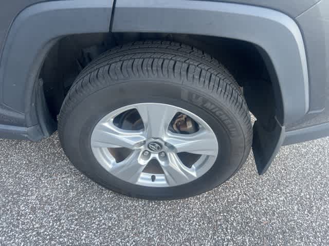 Thumbnail: 2020 Toyota RAV4 - 8