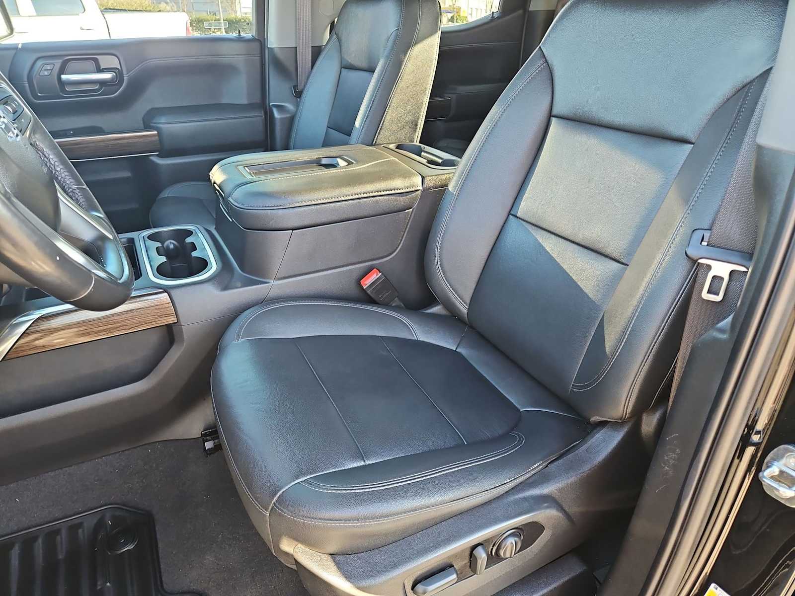 Thumbnail: 2022 Chevrolet Silverado 1500 - 16