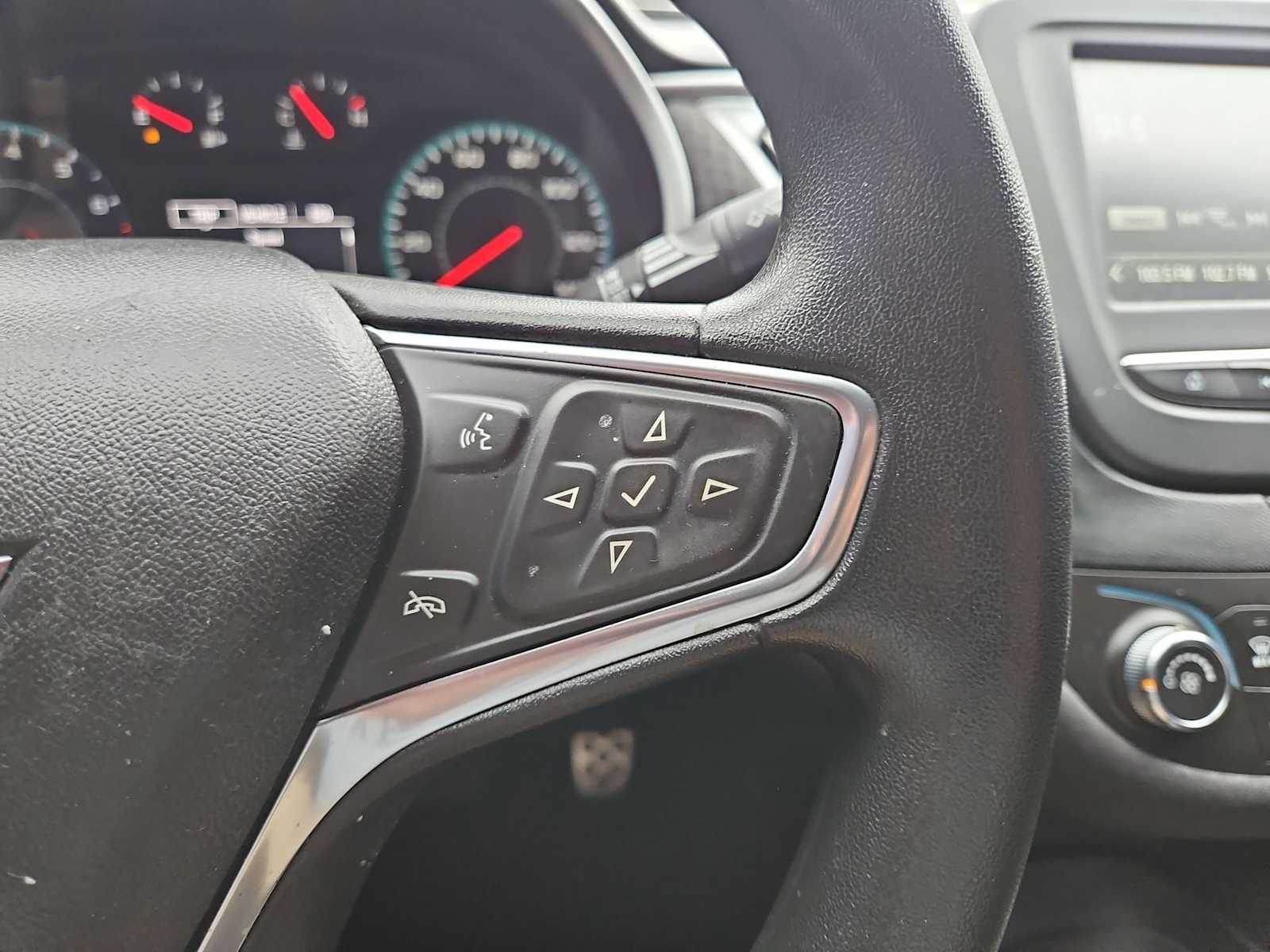 Thumbnail: 2017 Chevrolet Malibu - 24