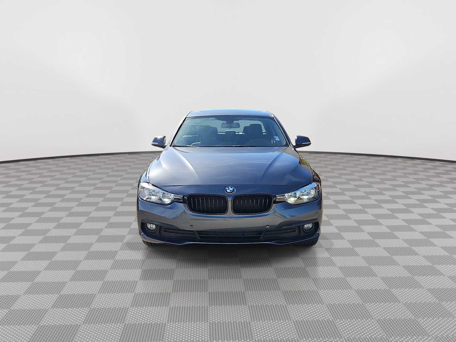 Thumbnail: 2016 BMW 3 Series - 5