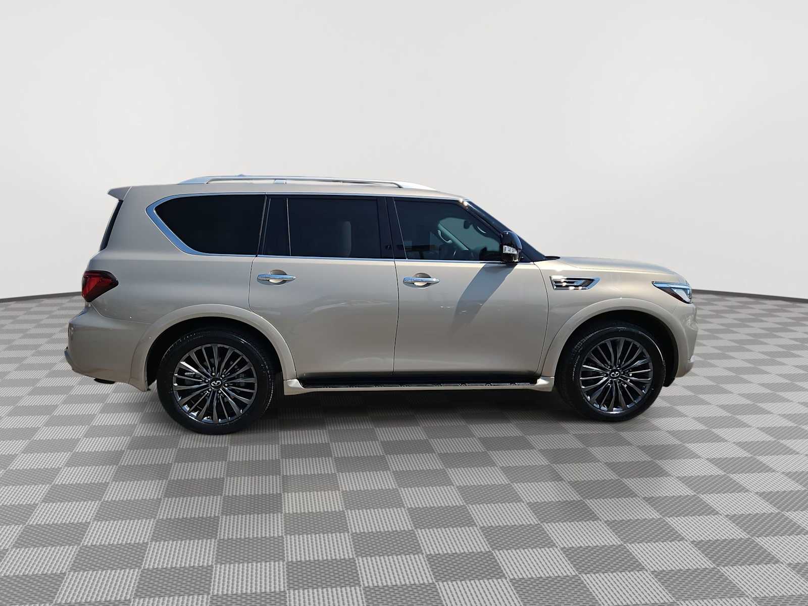 Thumbnail: 2022 INFINITI QX80 - 9