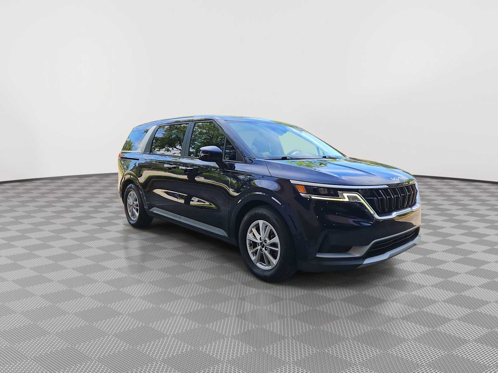 Thumbnail: 2022 Kia Carnival - 2