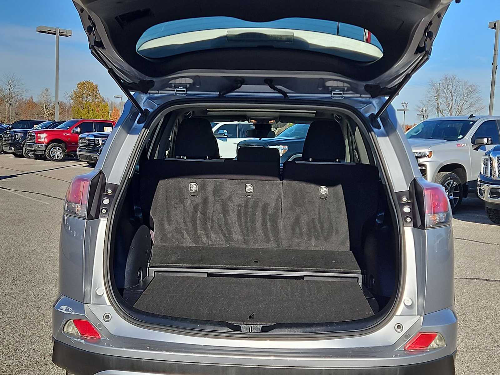 Thumbnail: 2017 Toyota RAV4 - 34