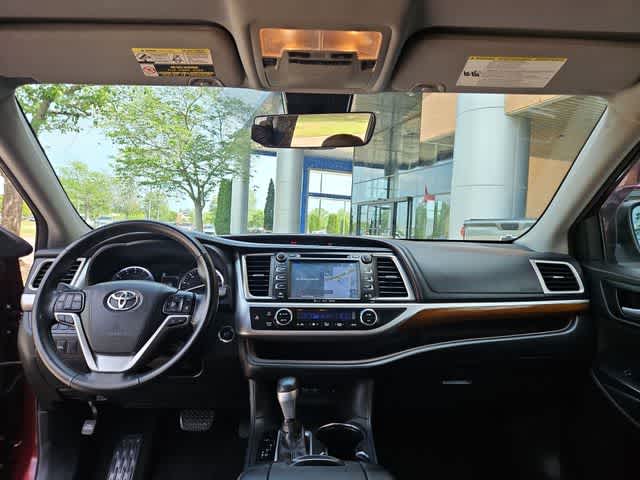 Thumbnail: 2018 Toyota Highlander - 24