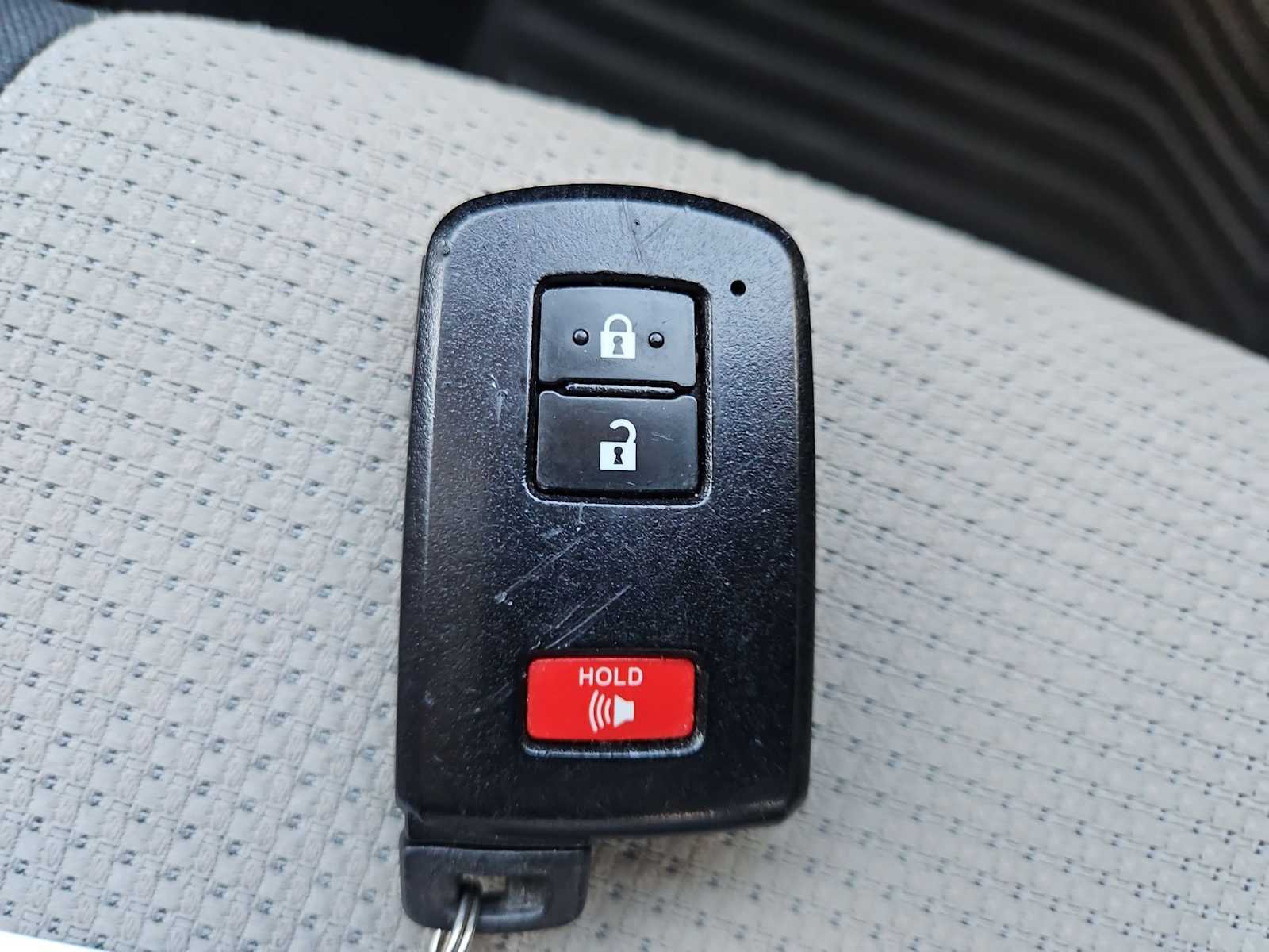 Thumbnail: 2017 Toyota RAV4 - 35