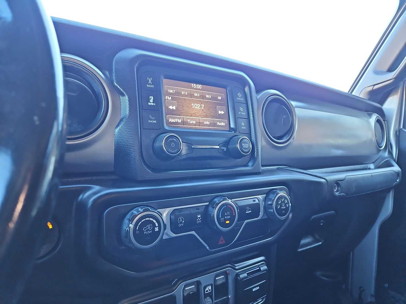 Thumbnail: 2020 Jeep Gladiator - 28