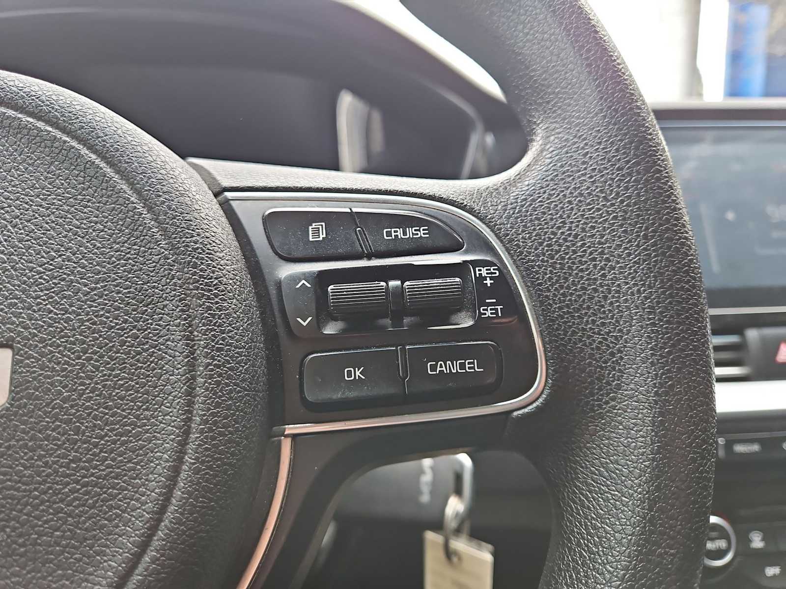 Thumbnail: 2022 Kia Niro - 24