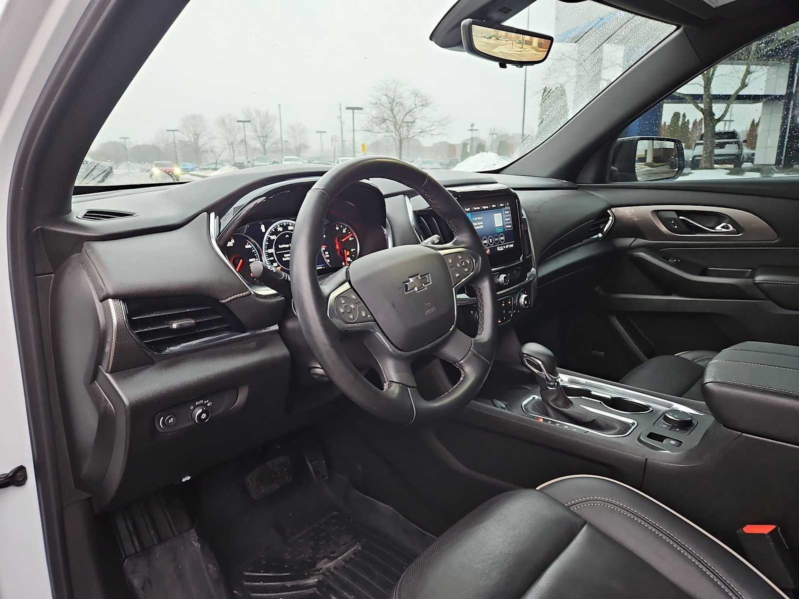 Thumbnail: 2023 Chevrolet Traverse - 10