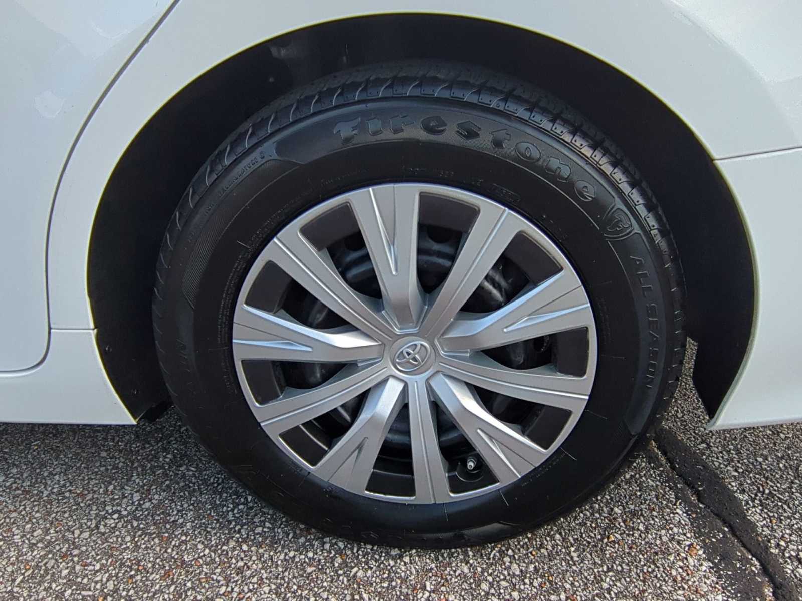 Thumbnail: 2021 Toyota Camry - 21