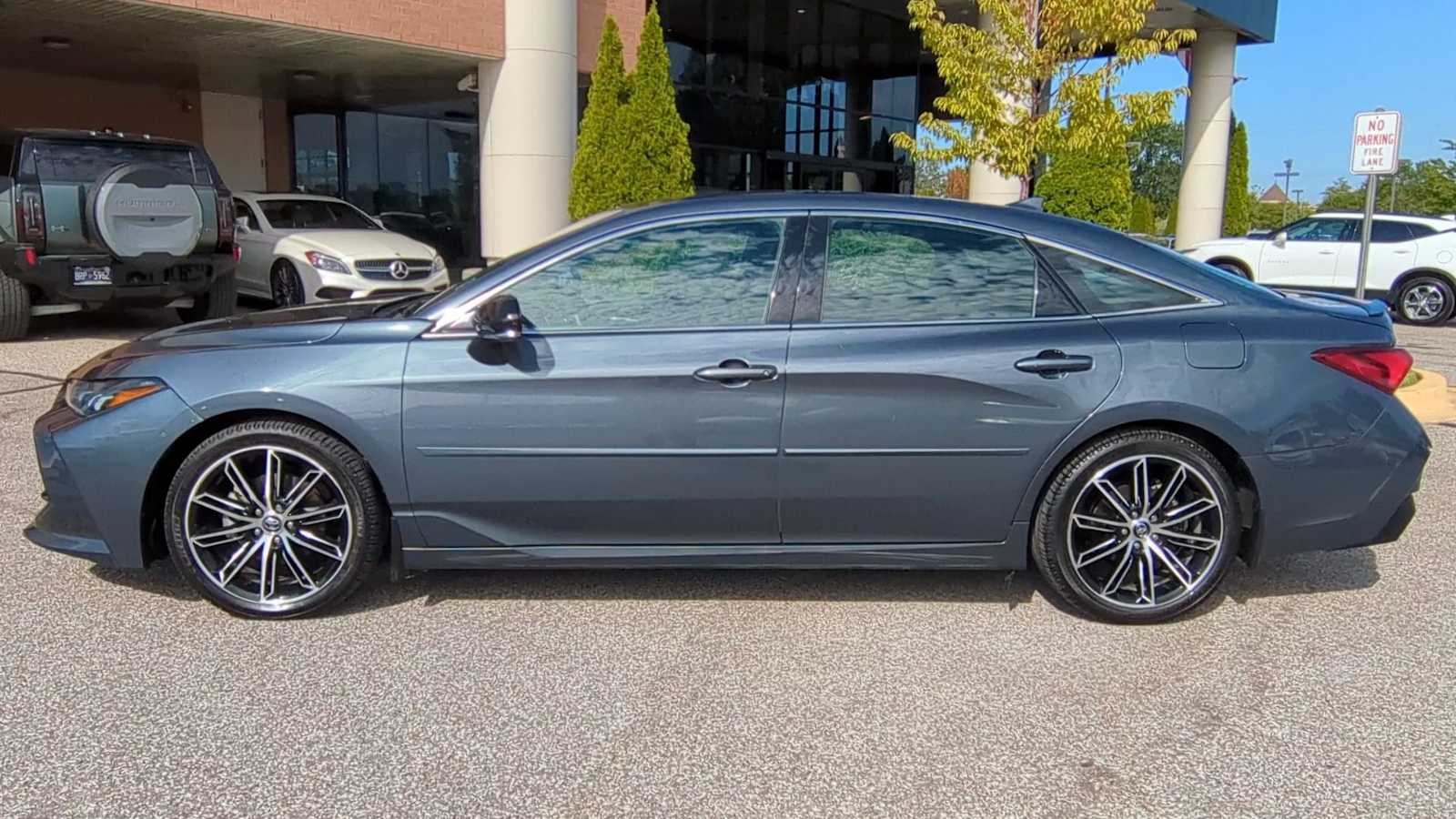 Thumbnail: 2020 Toyota Avalon - 5